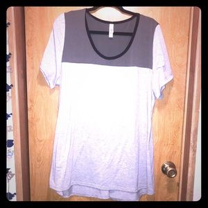NWOT lularoe Classic Tee
